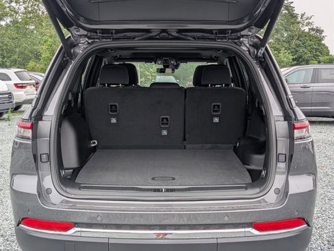 New 2025 Jeep Grand Cherokee Laredo X w/ Luxury Tech Group I image 10