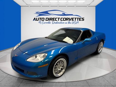 Used 2011 Chevrolet Corvette Coupe w/ 1LT RWD image 27