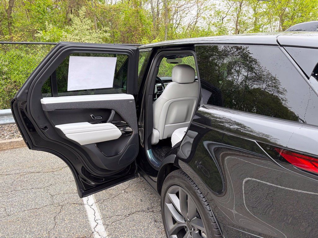 New 2026 Land Rover Range Rover Sport SE AWD/4WD image 12