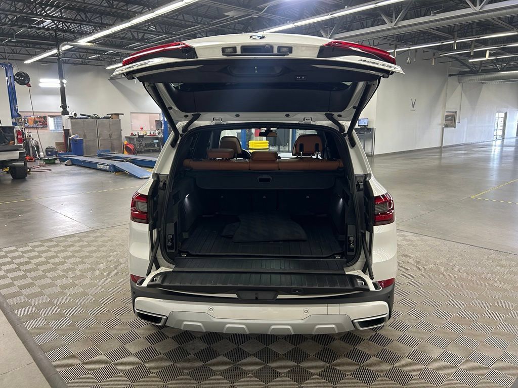 Used 2022 BMW X5 xDrive40i w/ Premium Package AWD/4WD image 8