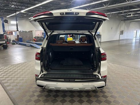Used 2022 BMW X5 xDrive40i w/ Premium Package AWD/4WD image 8