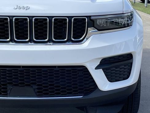 Used 2026 Jeep Grand Cherokee Laredo X AWD/4WD image 9