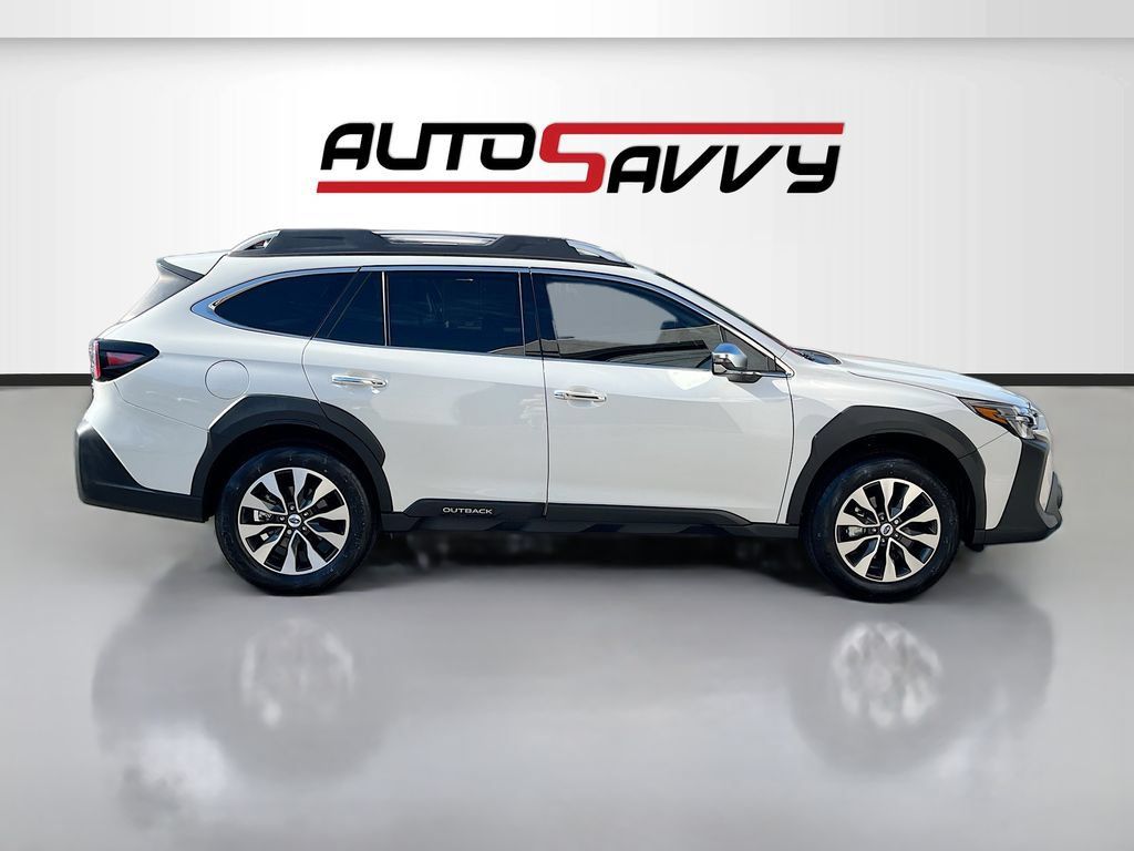 Used 2025 Subaru Outback Touring XT AWD/4WD image 8