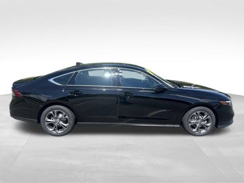 Used 2023 Honda Accord EX image 8