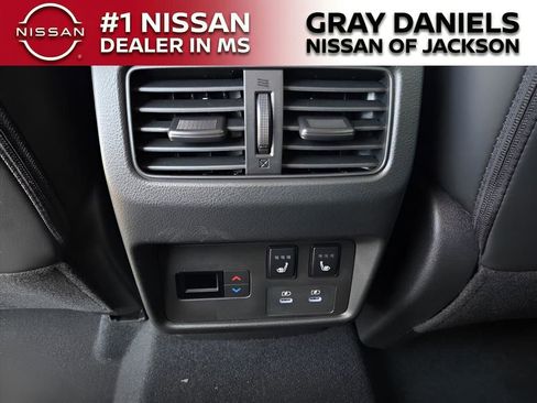 New 2026 Nissan Rogue Platinum image 17