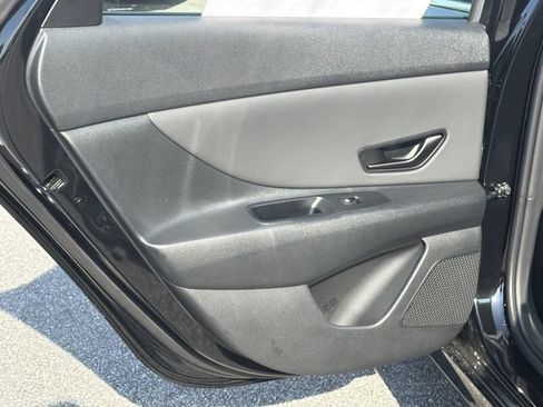 New 2026 Hyundai Elantra Limited FWD image 23