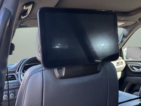 Used 2024 Chevrolet Suburban Premier image 40