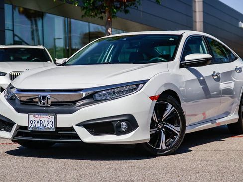 Used 2016 Honda Civic Touring image 1