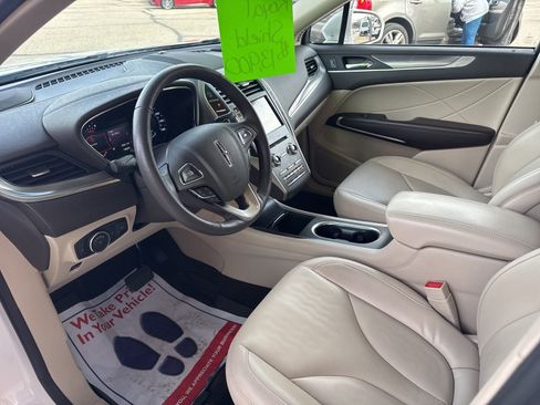 Used 2019 Lincoln MKC Premiere image 19