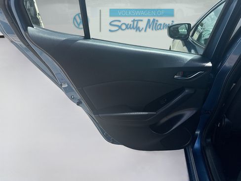 Used 2018 MAZDA MAZDA3 Sport FWD image 21