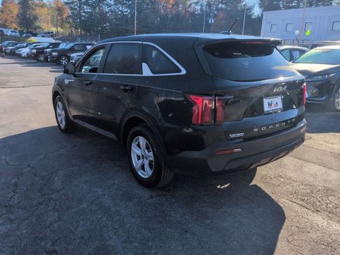 Used 2022 Kia Sorento LX image 6