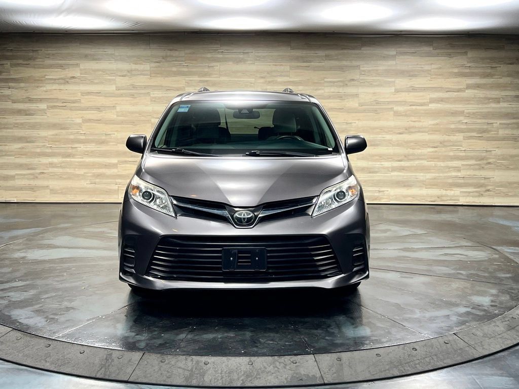 Used 2019 Toyota Sienna LE FWD image 9