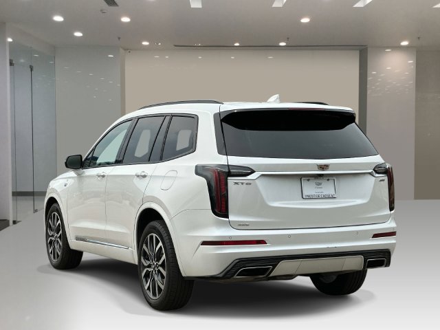 Used 2023 Cadillac XT6 Sport w/ LPO, Floor Liner Package AWD/4WD image 4
