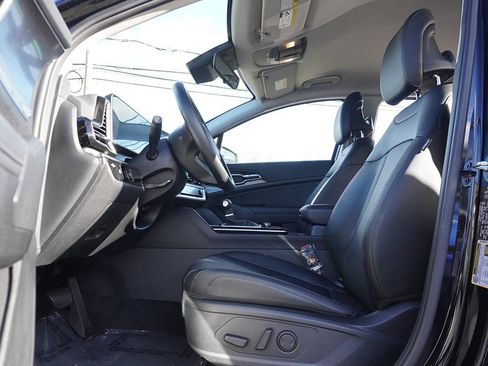 Used 2025 Kia Sportage EX image 31