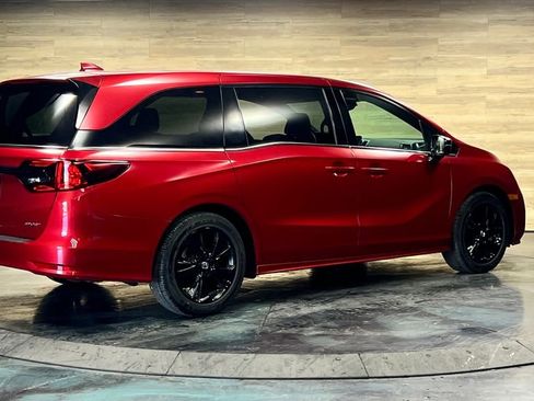 Used 2024 Honda Odyssey Sport image 17