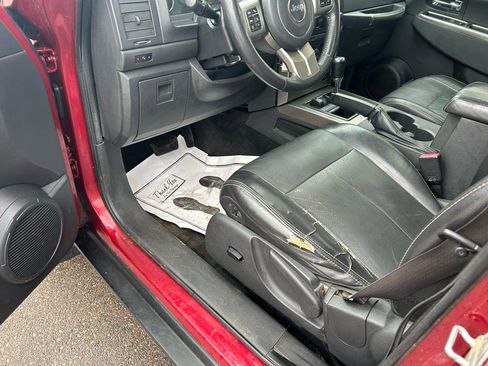 Used 2012 Jeep Liberty Limited Jet image 10