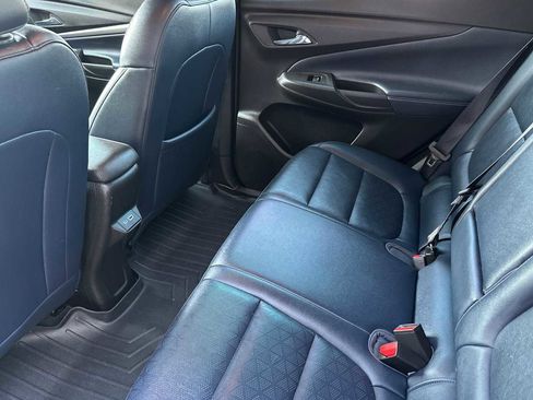 Used 2022 Chevrolet Bolt EUV LT w/ Convenience Package image 12