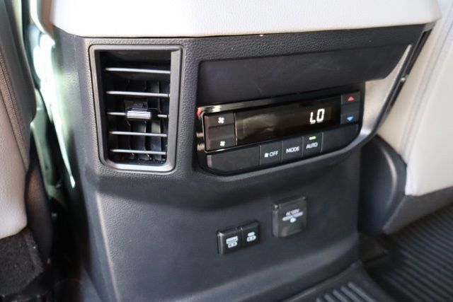 Used 2025 Toyota Sequoia Limited w/ Tow Technology Package AWD/4WD image 8