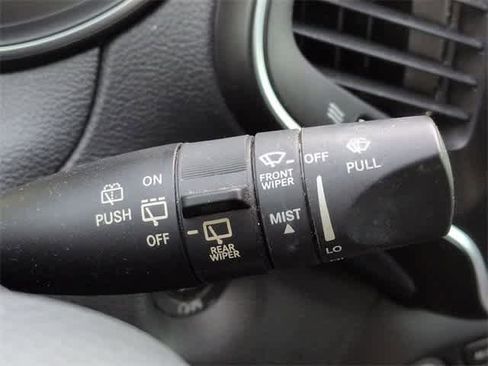 Used 2019 Jeep Cherokee Latitude Plus image 25