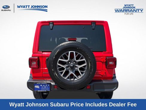 Used 2025 Jeep Wrangler Unlimited Sahara AWD/4WD image 7