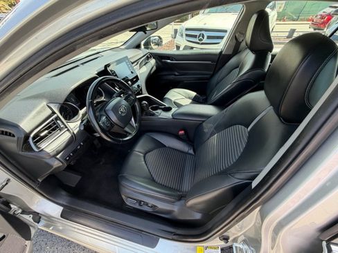 Used 2021 Toyota Camry SE FWD image 11