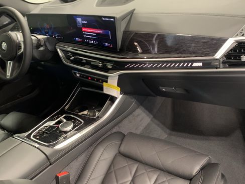 Used 2026 BMW X5 M60i AWD/4WD image 25