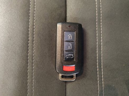 Used 2019 Mitsubishi Outlander SE AWD/4WD image 32