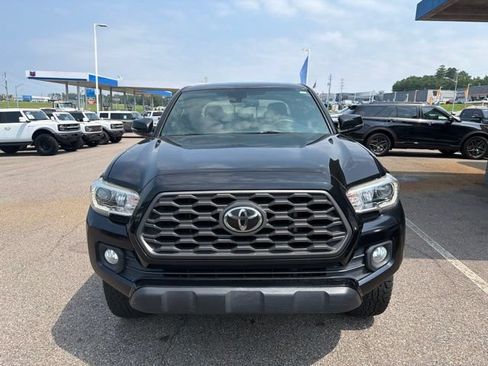 Used 2020 Toyota Tacoma TRD Off-Road AWD/4WD image 2