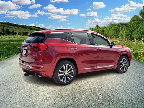 Used 2019 GMC Terrain Denali w/ Advanced Safety Package image 4