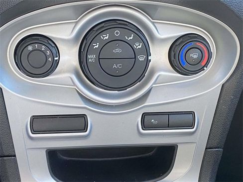 Used 2018 Ford Fiesta SE image 26