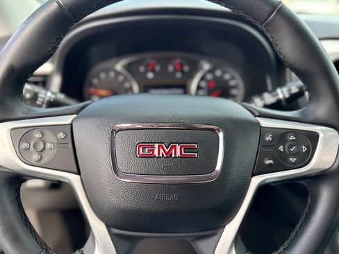 Used 2023 GMC Acadia SLT image 41