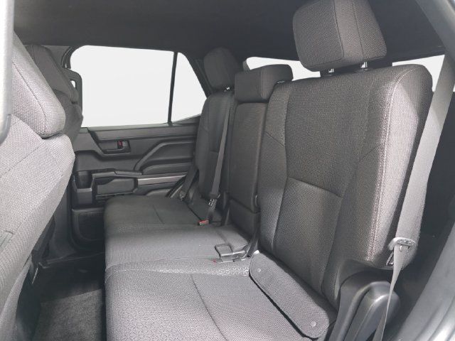 Used 2025 Toyota 4Runner SR5 AWD/4WD image 13