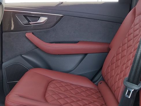 Used 2024 Audi SQ7 Prestige image 17