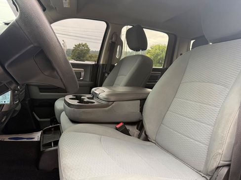 Used 2019 RAM 1500 Classic SLT AWD/4WD image 11