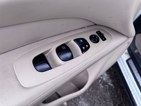 Used 2019 Nissan Pathfinder SL w/ SL Premium Package image 13