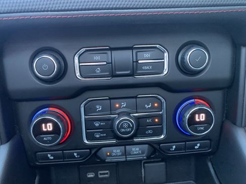 Used 2022 Chevrolet Tahoe RST w/ Luxury Package image 33