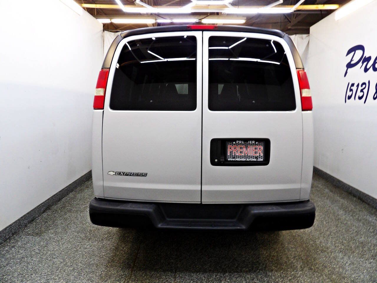 Used 2017 Chevrolet Express 2500 LS RWD image 6