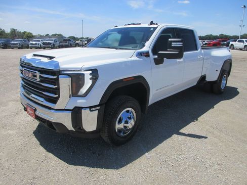 New 2026 GMC Sierra 3500 SLE w/ SLE Value Package AWD/4WD image 11