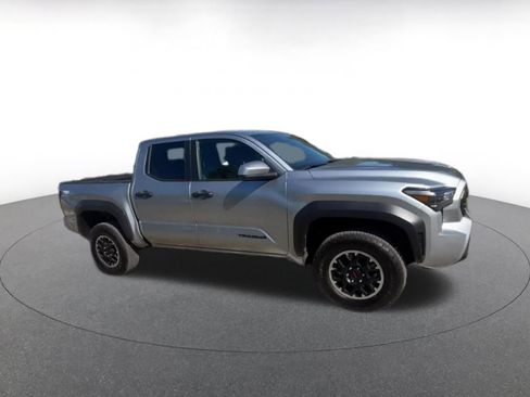 Used 2025 Toyota Tacoma TRD Off-Road image 2