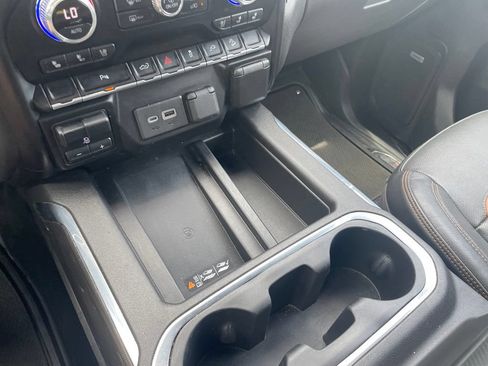 Used 2022 GMC Sierra 1500 AT4 w/ AT4 Premium Package AWD/4WD image 18