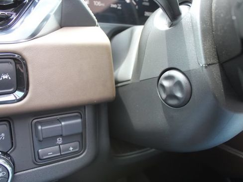 Used 2025 GMC Yukon Denali Ultimate w/ LPO, Floor Liner Package AWD/4WD image 30