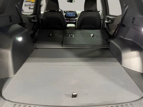 New 2026 Chevrolet Equinox LT w/ Convenience Package II FWD image 37