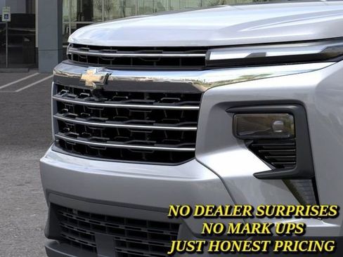 New 2026 Chevrolet Traverse LT w/ Driver Confidence Package FWD image 13