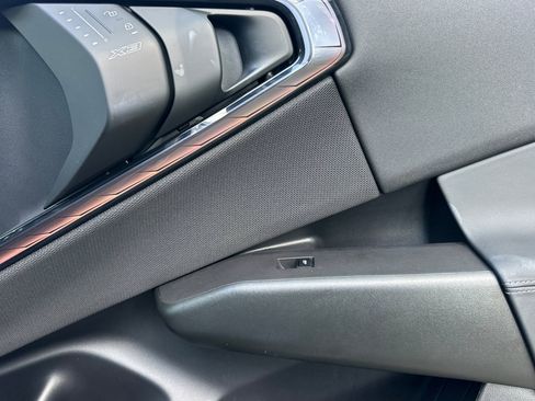 Used 2025 BMW X3 xDrive30i w/ Premium Package image 21