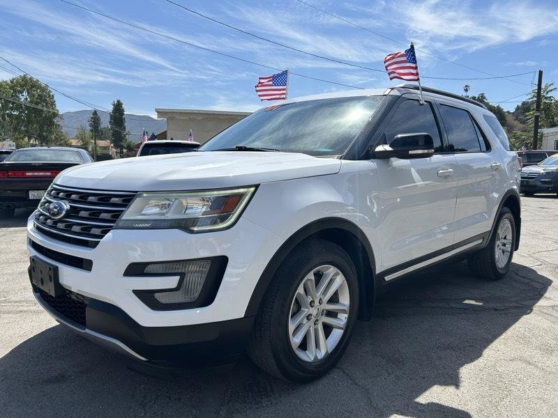Used 2017 Ford Explorer XLT w/ Equipment Group 201A FWD image 1