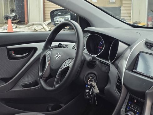 Used 2013 Hyundai Elantra GLS w/ Preferred Pkg FWD image 9