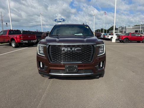 Used 2023 GMC Yukon Denali Ultimate w/ LPO, Floor Liner Package AWD/4WD image 2