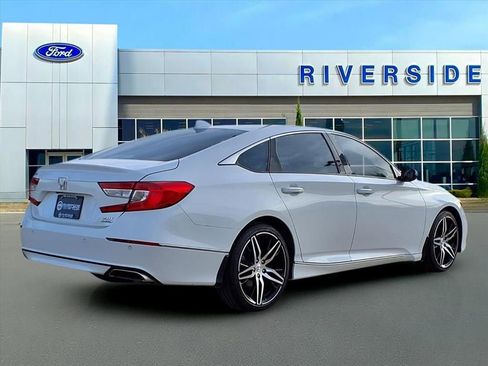 Used 2021 Honda Accord Touring image 6