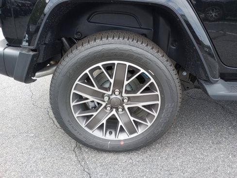 Used 2023 Jeep Wrangler Unlimited Sahara w/ Cold Weather Group image 7