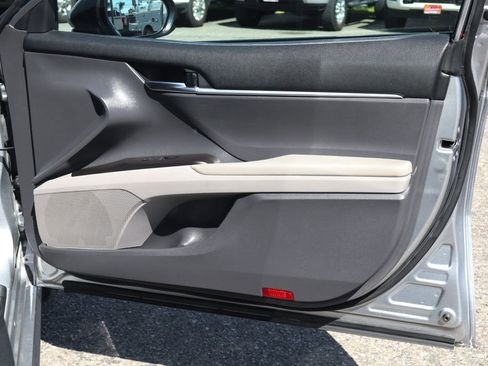 Used 2021 Toyota Camry LE FWD image 41